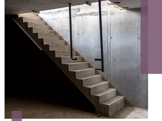 Изготовление и монтаж лестниц в подвале в Мысках