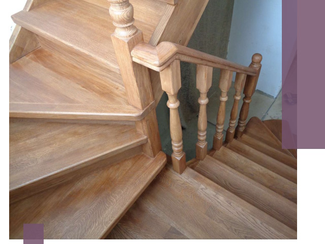 Дубовые лестницы под ключ в Мысках: изготовление и монтаж