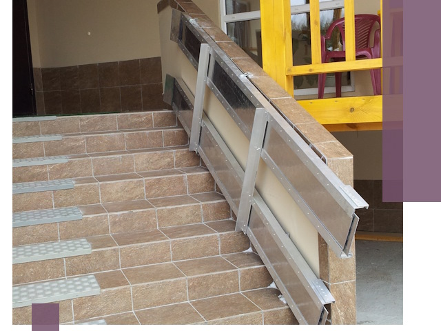 Откидные пандусы под ключ в Мысках — монтаж и демонтаж