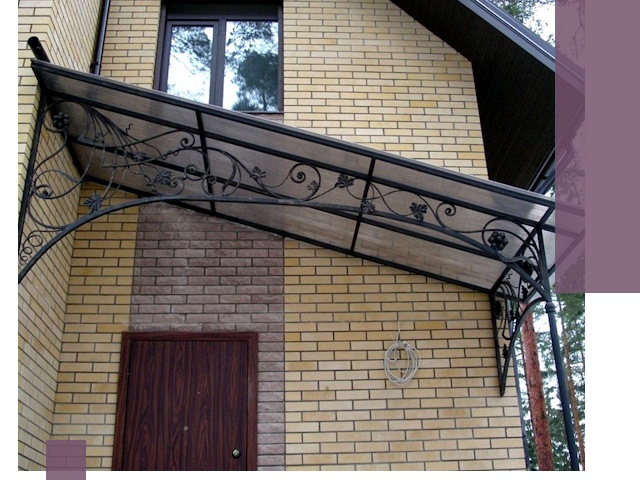 Односкатные козырьки из металла под ключ в Мысках