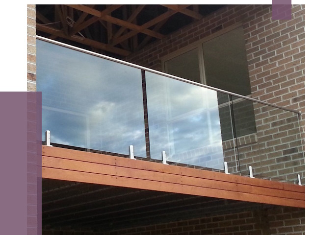 Стеклянные парапеты на крыше и террасе в Мысках от 11411 руб. | ПРОЛЁТ-Мси