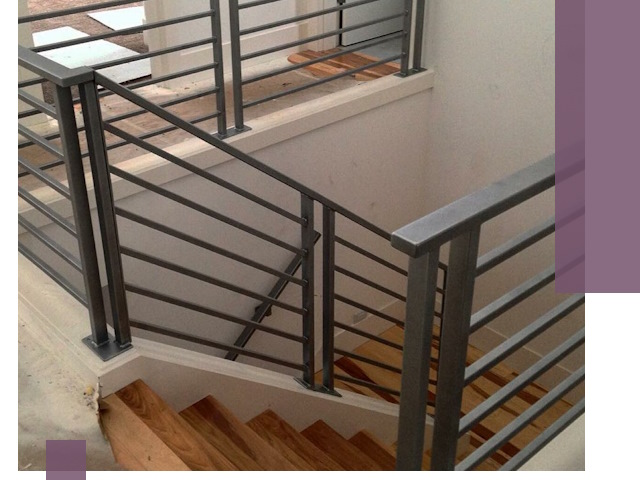 Изготовление поручней из металла и дерева в Мысках